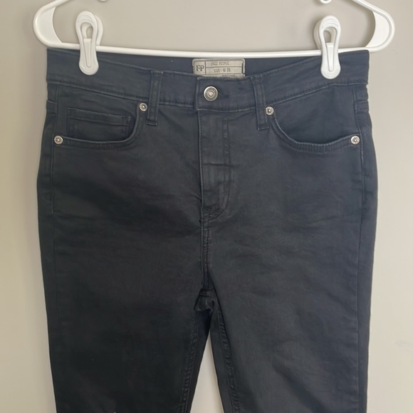 Free People Busted Knee Black Skinny Jeans- Size 29 - Picture 3 of 12